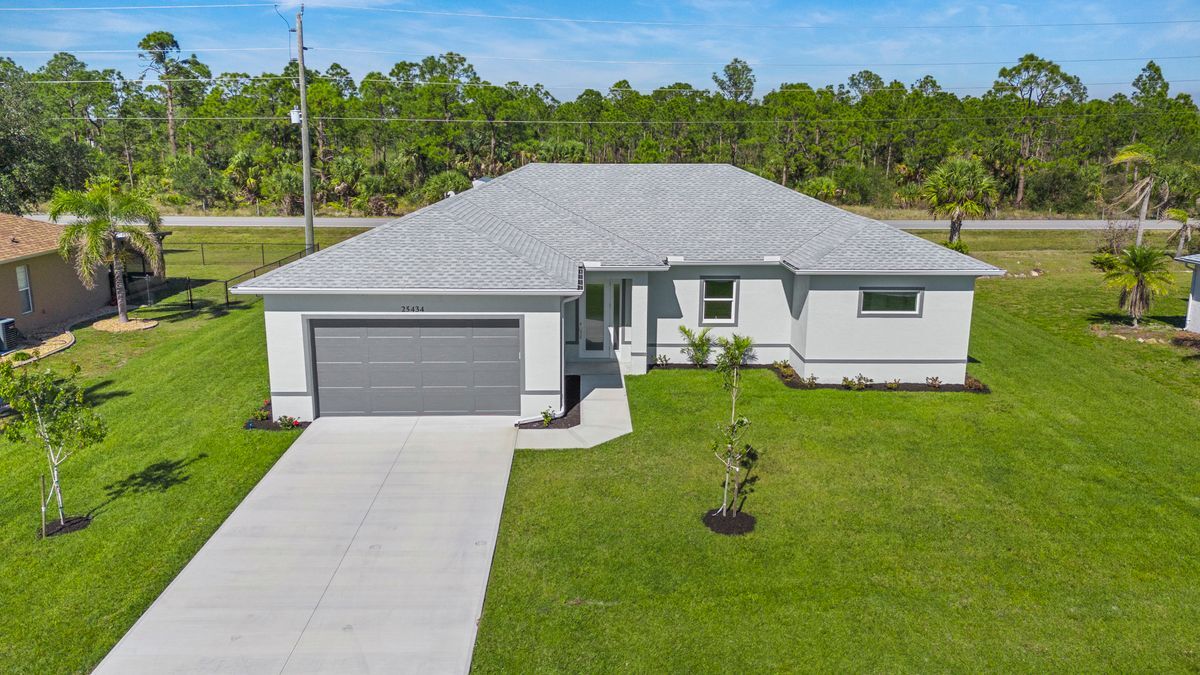 25434 Alicante Dr in Punta Gorda, FL - Building Photo