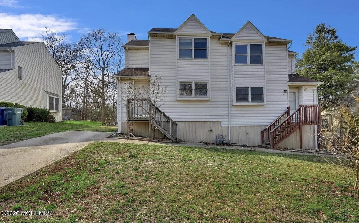 34 N Indian Valley Ct in Little Egg Harbor Township, NJ - Building Photo