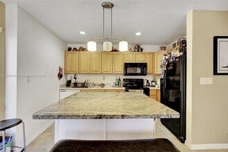 505 S Pine Island Rd in Plantation, FL - Building Photo - Building Photo