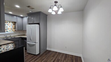 124 Mary Jay Dr in Warner Robins, GA - Building Photo - Building Photo