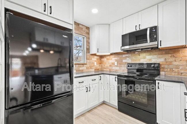 2578 E Nichols Cir in Centennial, CO - Building Photo - Building Photo