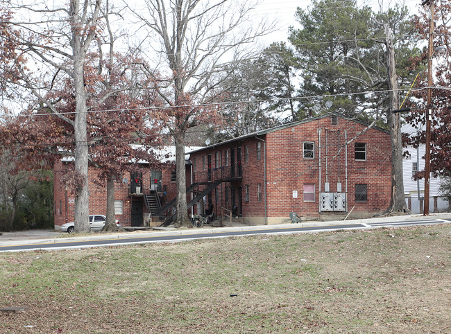 2037 NW Joseph E Boone Blvd in Atlanta, GA - Building Photo - Building Photo