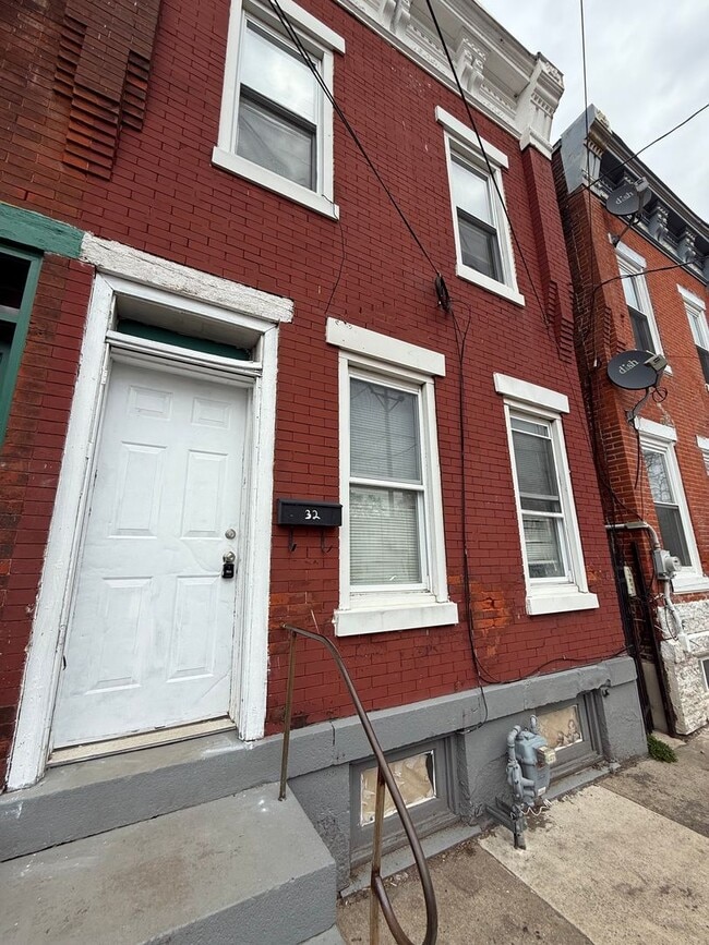 property at 32 Commerce St