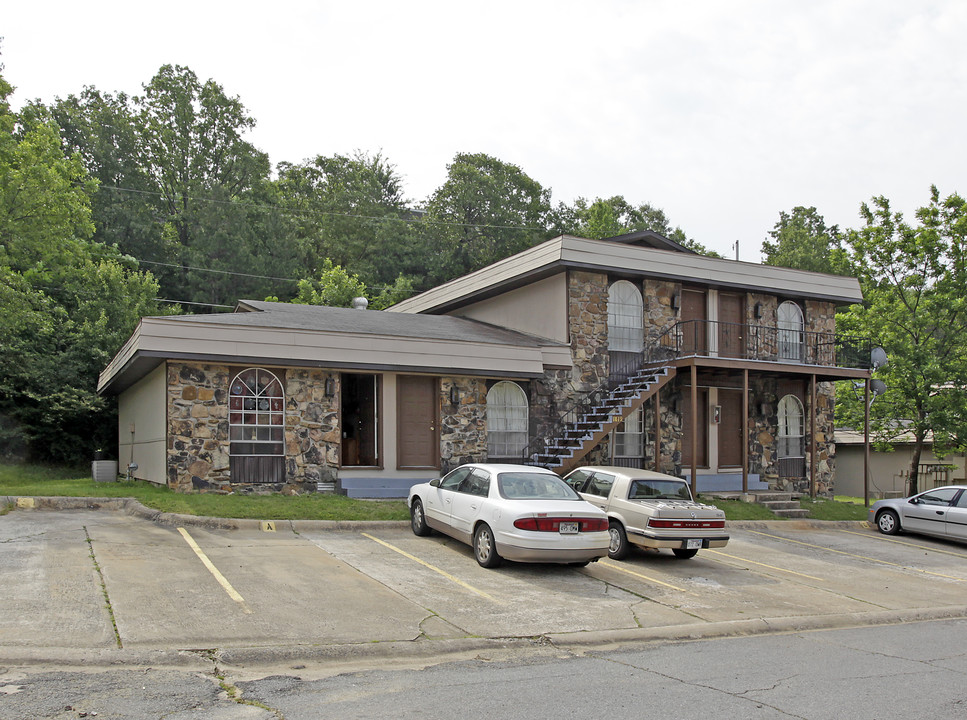 1815 Broken Arrow Dr in North Little Rock, AR - Foto de edificio