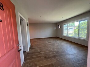 7237 Variel Ave in Los Angeles, CA - Building Photo - Building Photo