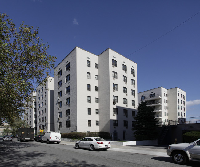 Seacrest Towers in Brooklyn, NY - Foto de edificio - Building Photo