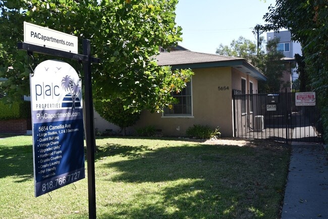 5654 Camellia Ave in Los Angeles, CA - Building Photo - Building Photo