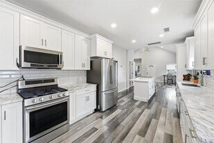 202 E 34th St in Houston, TX - Building Photo
