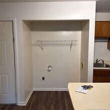 6408 Starbrook Dr in Fayetteville, NC - Foto de edificio - Building Photo