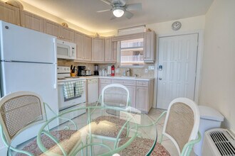5700 Bonita Beach Rd SW in Bonita Springs, FL - Foto de edificio - Building Photo