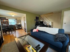 112 Rowe St in Newton, MA - Building Photo - Building Photo