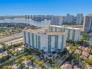 19380 Collins Ave, Unit 405 in Sunny Isles Beach, FL - Building Photo - Building Photo