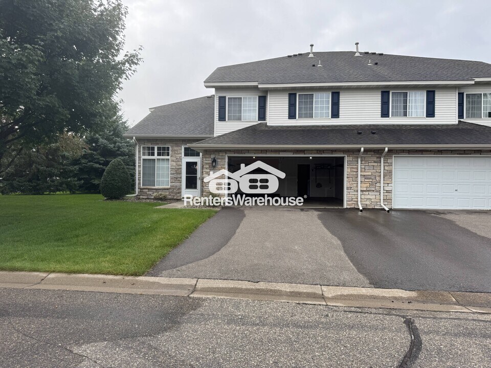 17119 Eastwood Ave in Farmington, MN - Building Photo