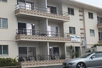 Juliana Towers Apartments in Aiea, HI - Building Photo - Building Photo