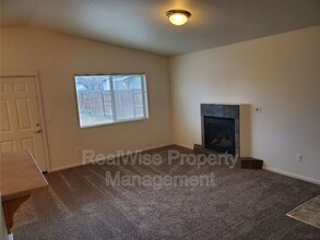 2454 SW 23rd St in Redmond, OR - Building Photo - Building Photo