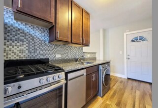 2907 N Mildred Ave, Unit 2cc in Chicago, IL - Foto de edificio - Building Photo