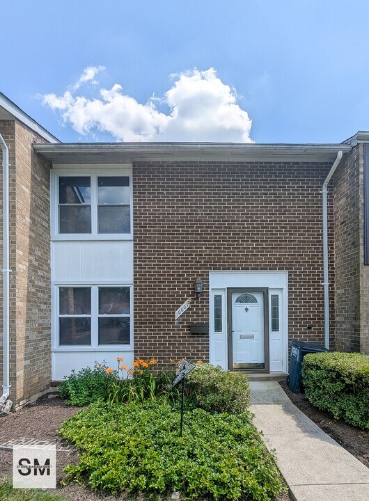 10001 Campus Way S in Largo, MD - Foto de edificio