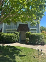 8 Miramonte Dr in Moraga, CA - Building Photo