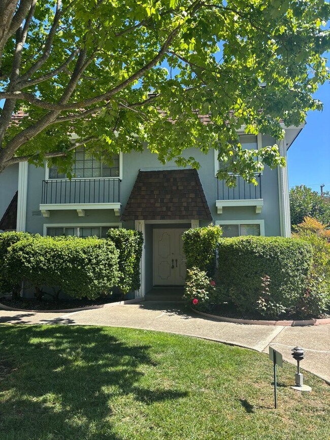 property at 8 Miramonte Dr