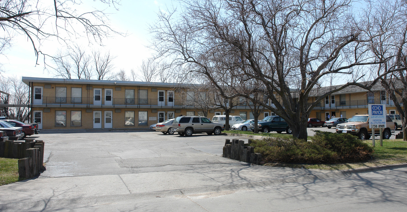 Echo Manor in Omaha, NE - Foto de edificio