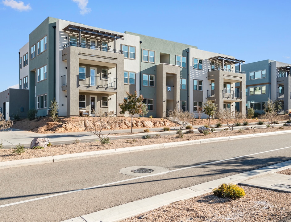 5599 S Carnelian Pkwy in Saint George, UT - Building Photo