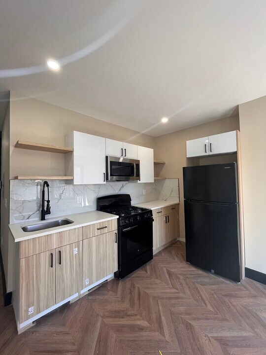 283 Monticello Ave in Jersey City, NJ - Building Photo