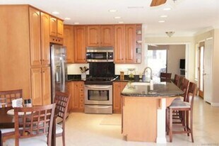 358 H Ave in Coronado, CA - Building Photo