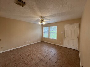 14129 Broken Arrow Dr in Willis, TX - Building Photo - Building Photo