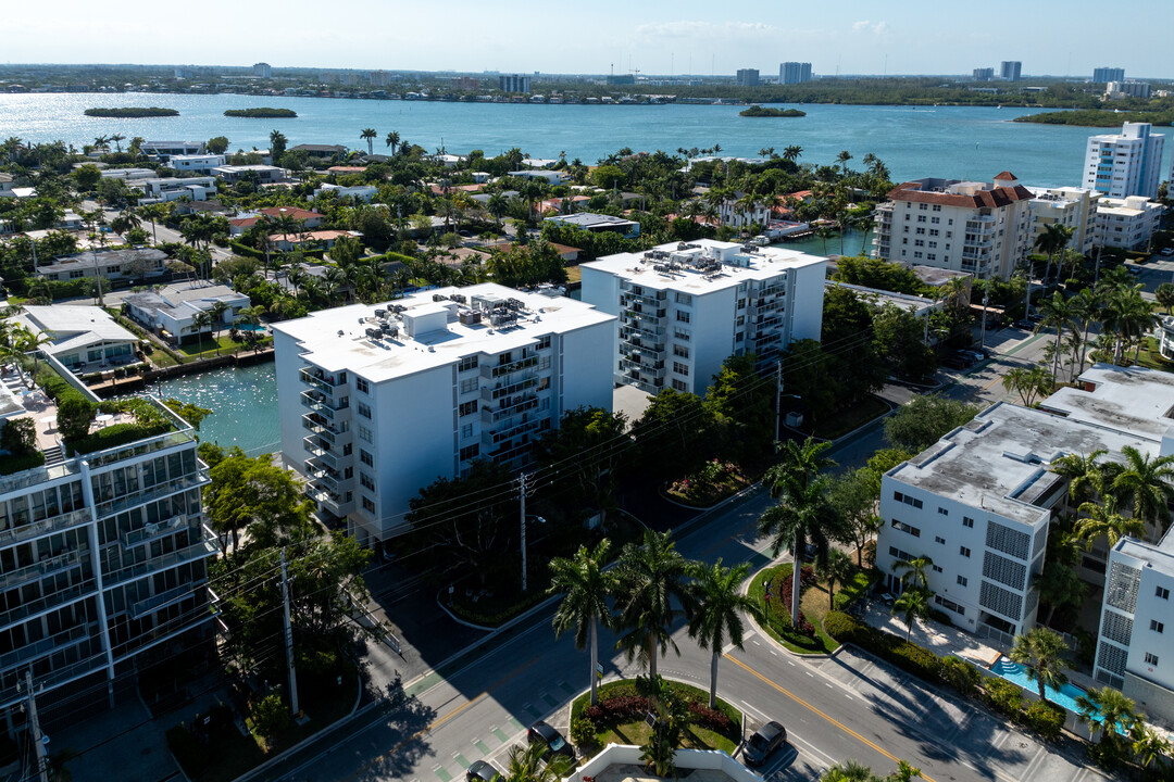 Ten Thousand Plaza in Bay Harbor Islands, FL - Building Photo