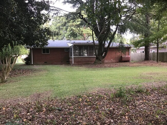 1029 Fairlawn Ave in Virginia Beach, VA - Building Photo - Building Photo