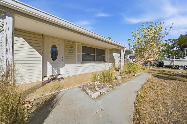 11373 62nd Ave N in Seminole, FL - Building Photo - Building Photo