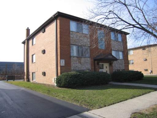 3901 W 124th Pl in Alsip, IL - Foto de edificio