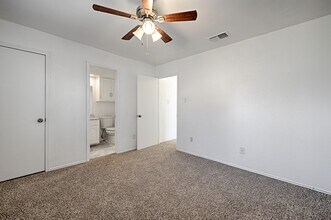 2506 Oak Leaf Dr in Arlington, TX - Building Photo - Building Photo