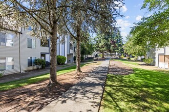 Nickel Creek in Lynnwood, WA - Building Photo - Building Photo