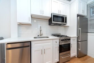 89 Park Dr in Boston, MA - Building Photo - Building Photo