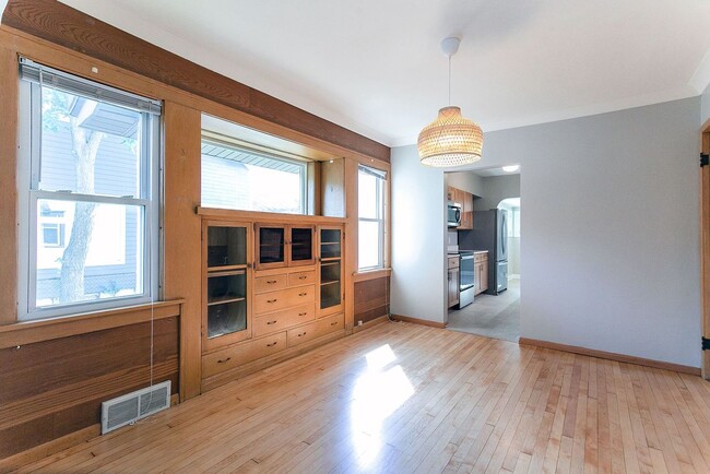 2090 Roblyn Ave in St. Paul, MN - Building Photo - Building Photo