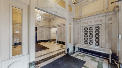 Weissinger-Gaulbert Apartments in Louisville, KY - Foto de edificio - Building Photo