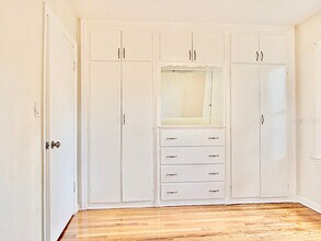 604 N Kentucky Ave in DeLand, FL - Foto de edificio - Building Photo