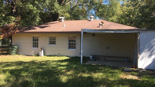 1305 Hinkle Dr in West Monroe, LA - Foto de edificio - Building Photo