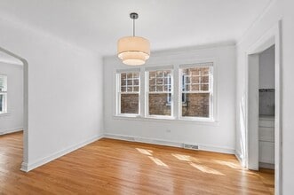 5266 N La Crosse Ave in Chicago, IL - Building Photo - Building Photo