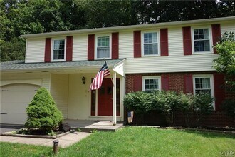 4600 Brookhill Dr S in Manlius, NY - Building Photo - Building Photo