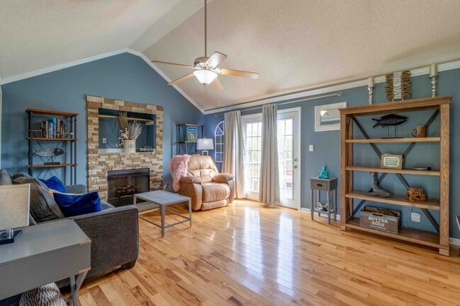 property at 939 Drum Ln