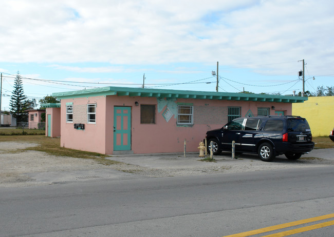 529 Lucy St in Homestead, FL - Building Photo - Building Photo