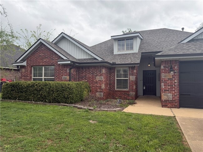 property at 3009 SW Briar Creek Ave