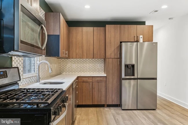 2146 N Van Pelt St, Unit 1