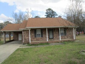 1030 Nottingham Dr in Sumter, SC - Building Photo
