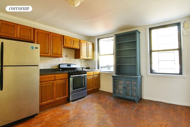 121 Columbia St