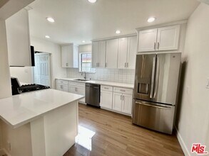 12520 Stanwood Pl in Los Angeles, CA - Building Photo - Building Photo