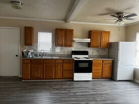 1007 Wallace St in Clovis, NM - Building Photo