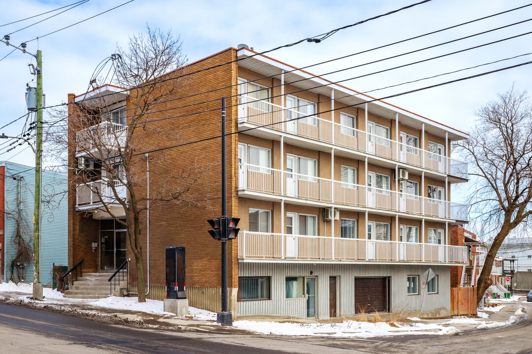 132 Saint-Jacques St in Lachine, QC - Building Photo